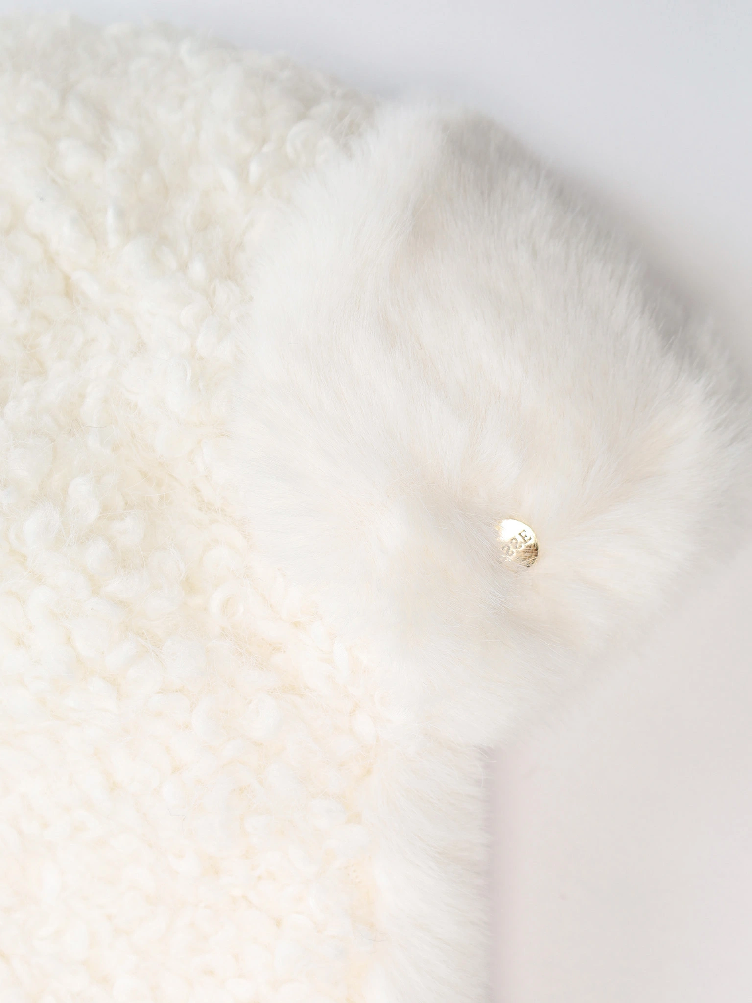 Шапка-ушанка с меховым козырьком в ассортименте